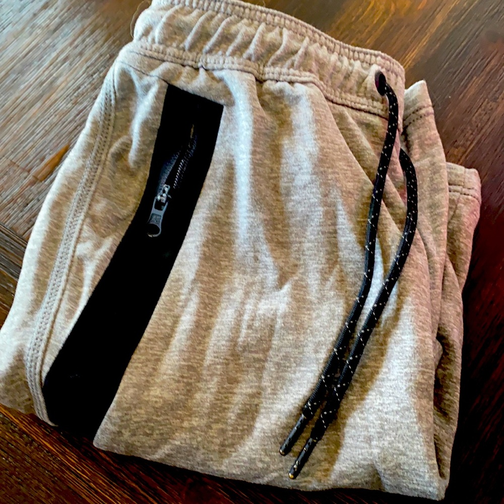 American Eagle shorts- new